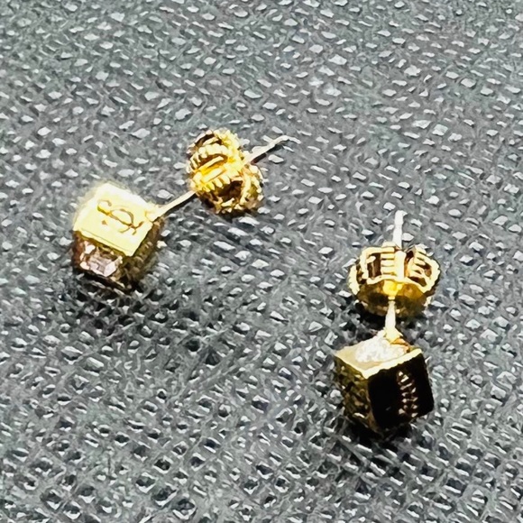 NWT Juicy Couture Gold Tone Cube Ring Size 7 & Earring Studs Set of 2 - Picture 8 of 13